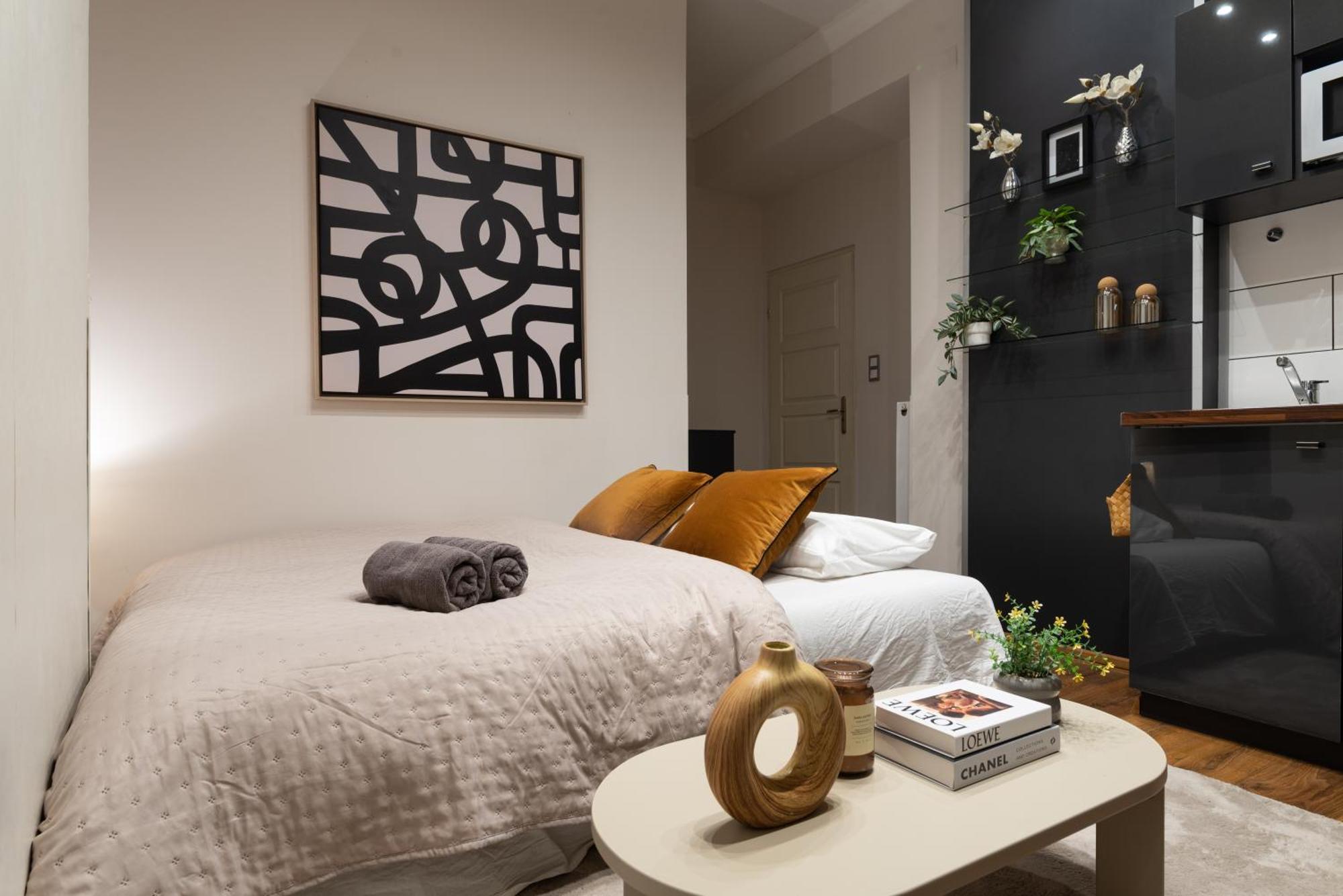 Chic Central 1Br Retreat Near New York Cafe With View بودابست المظهر الخارجي الصورة