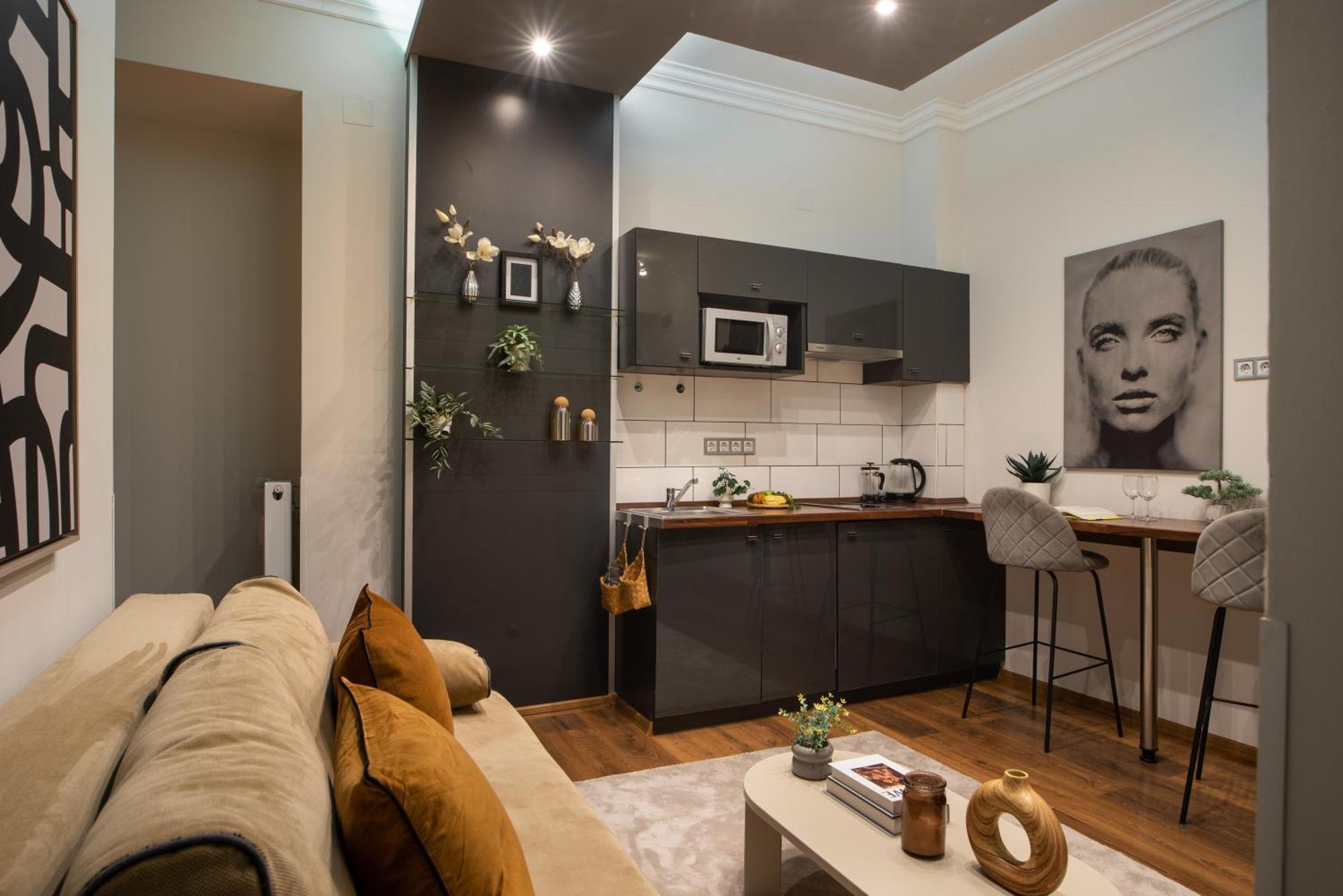 Chic Central 1Br Retreat Near New York Cafe With View بودابست المظهر الخارجي الصورة