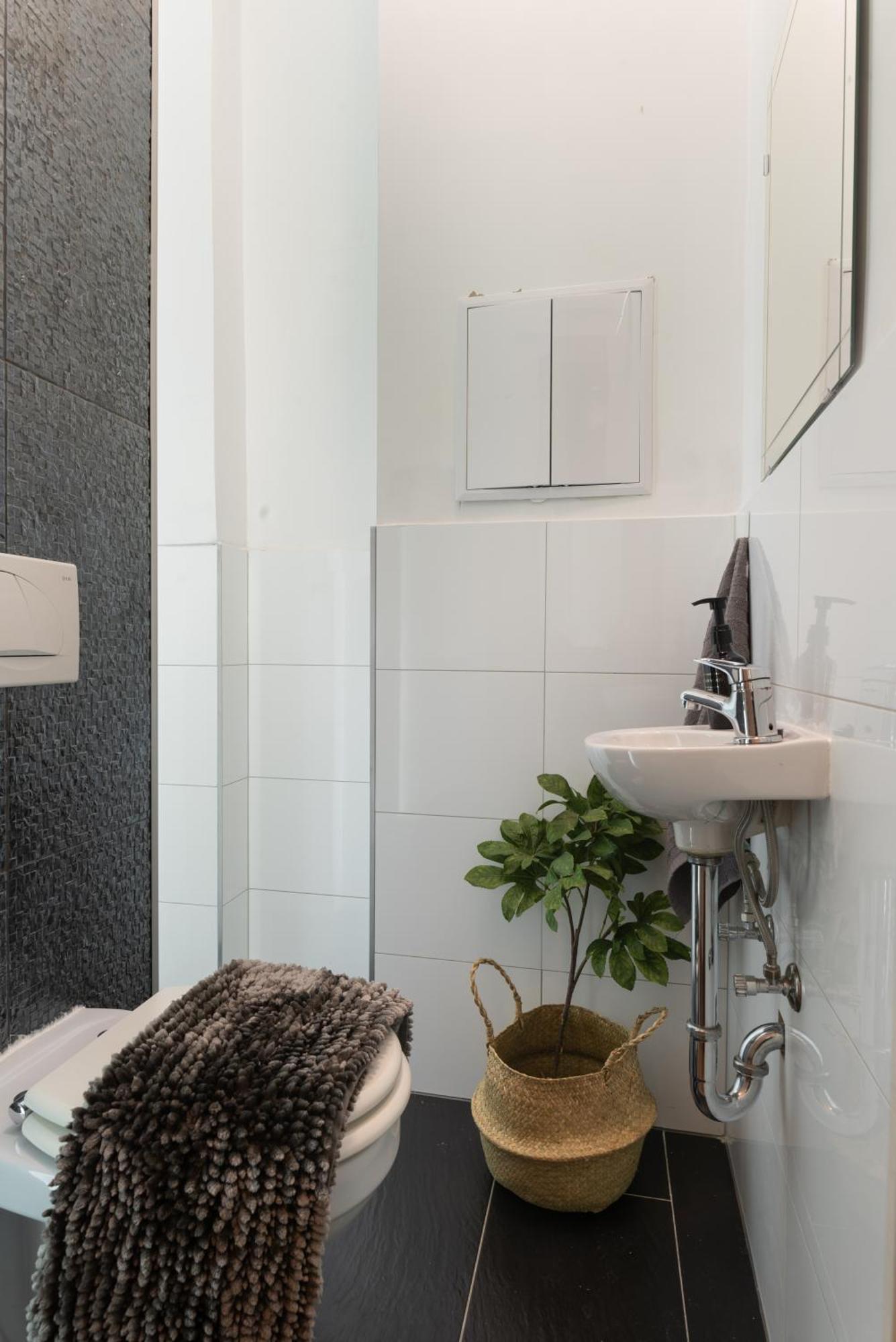 Chic Central 1Br Retreat Near New York Cafe With View بودابست المظهر الخارجي الصورة