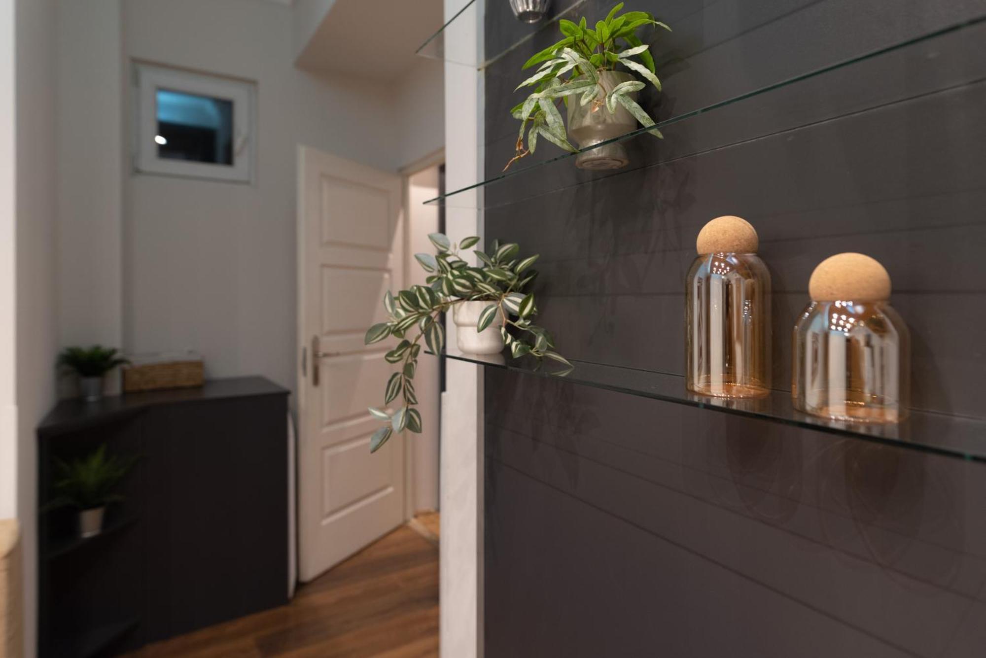 Chic Central 1Br Retreat Near New York Cafe With View بودابست المظهر الخارجي الصورة